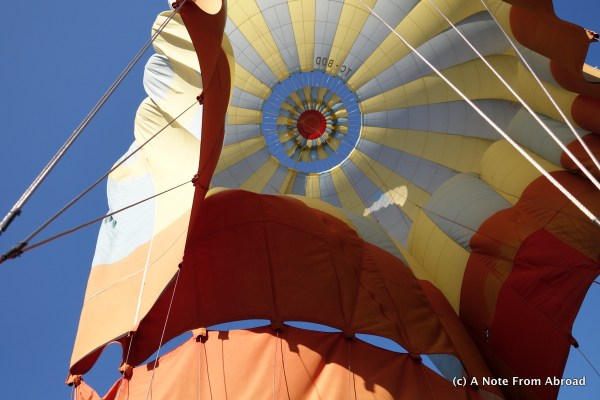 Top vent is open to deflate the balloon