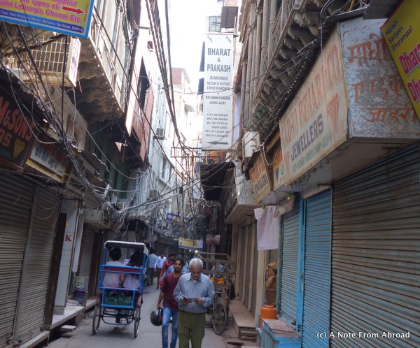 Old Delhi narrowest street