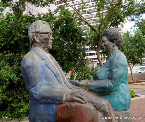 Statue of Walter Sisulu and his wife