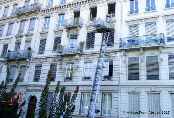 Raising a large piece of furniture to an upstairs apartment