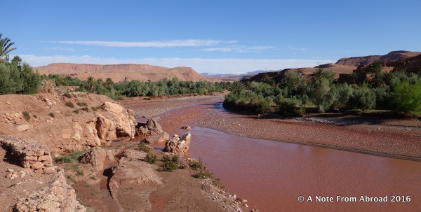 Crossing over the river to enter Ait-Benhaddou