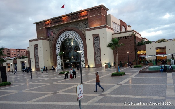 Arriving in Marrakesh, a thriving big city